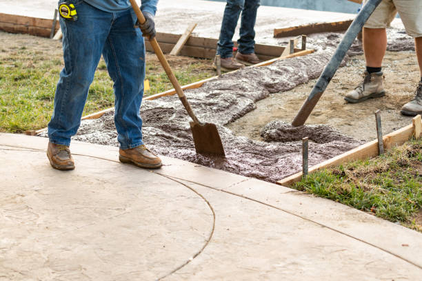 Best Concrete Driveway Installation in Hiawatha, KS